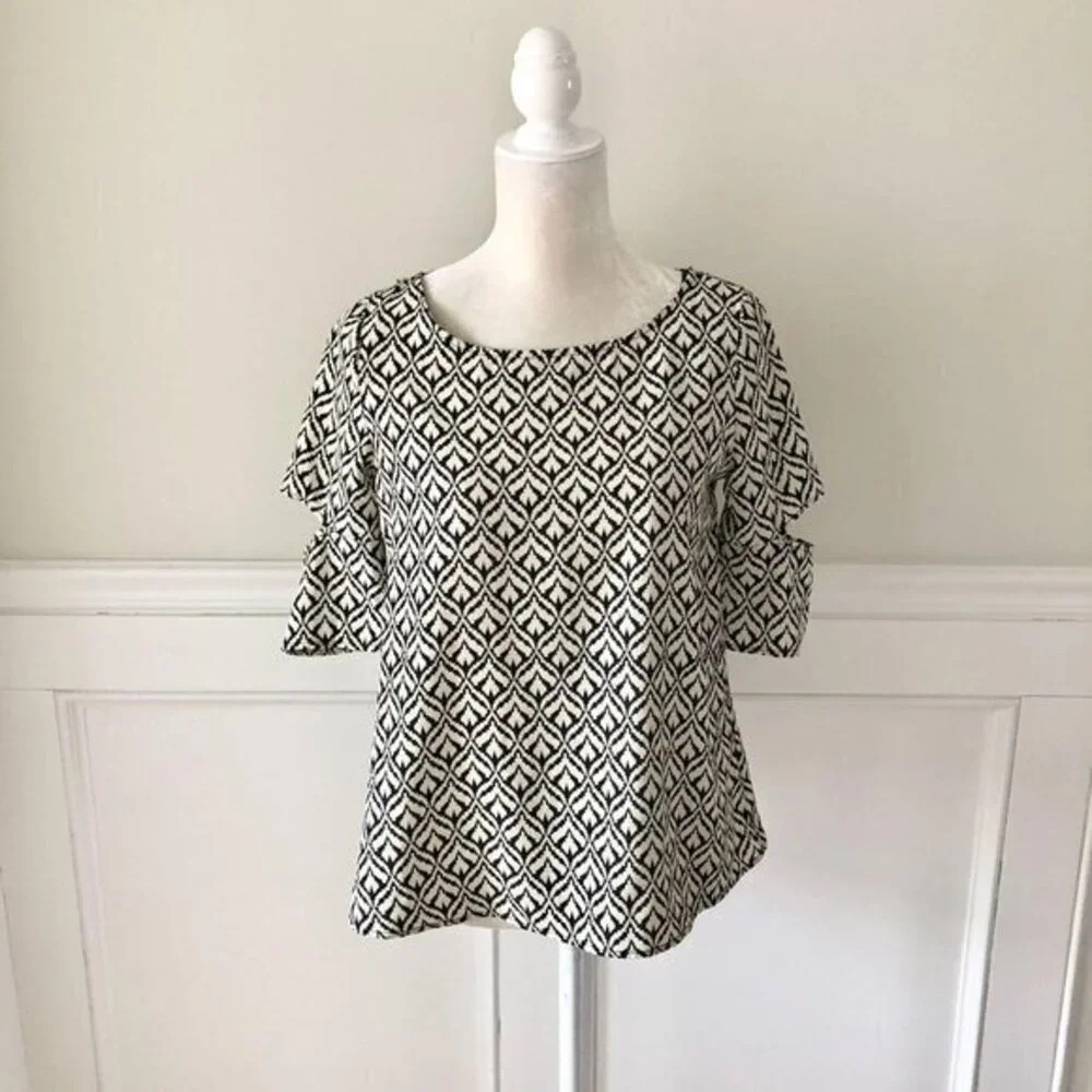 Emma's Closet Slit Sleeve Tulip Back Top S